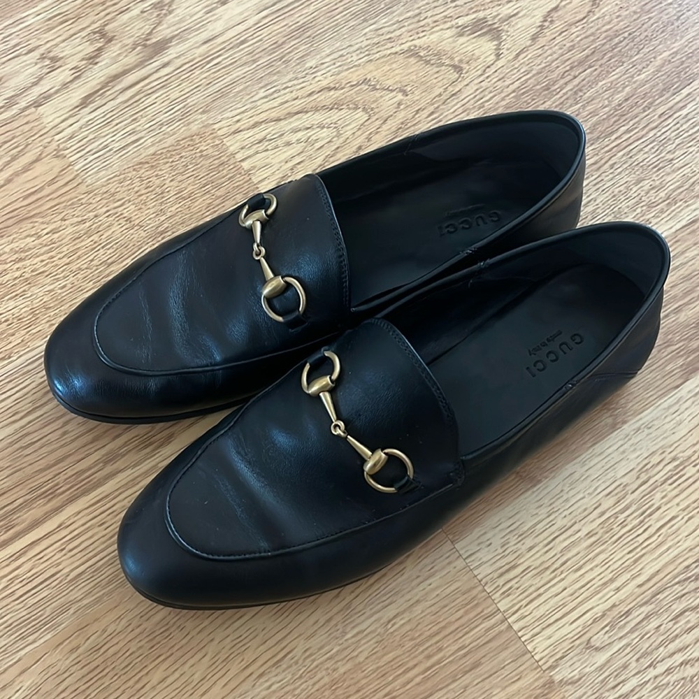 PRICE DROPPED Black Gucci Horsebit loafers 38
